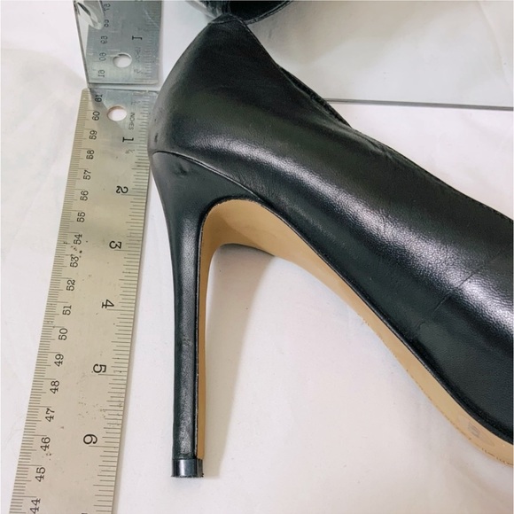 Vince Camuto Black Leather Pumps main image 2